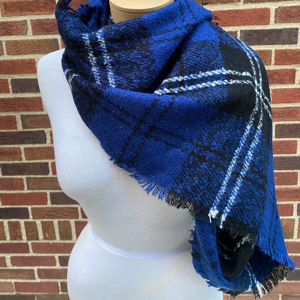 Plaid infinity scarf Made in Germany NWT